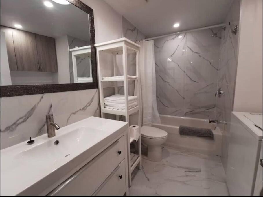 Cozy 2bdr Mtl Downtown- 4410 Appartement